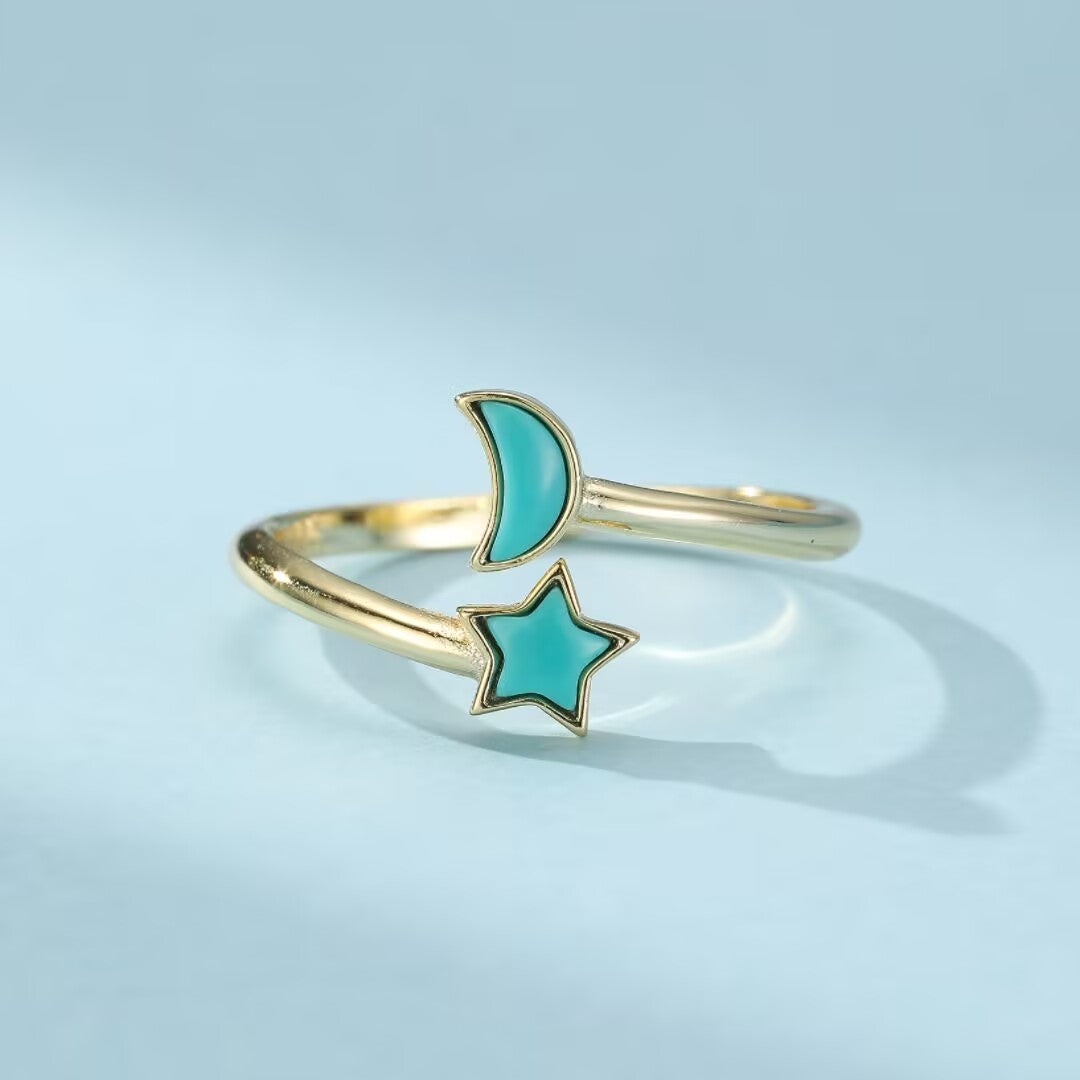 Bague ouverte en argent doré or, ornée d'une étoile et d'une lune en turquoise, style "Équilibre Céleste".