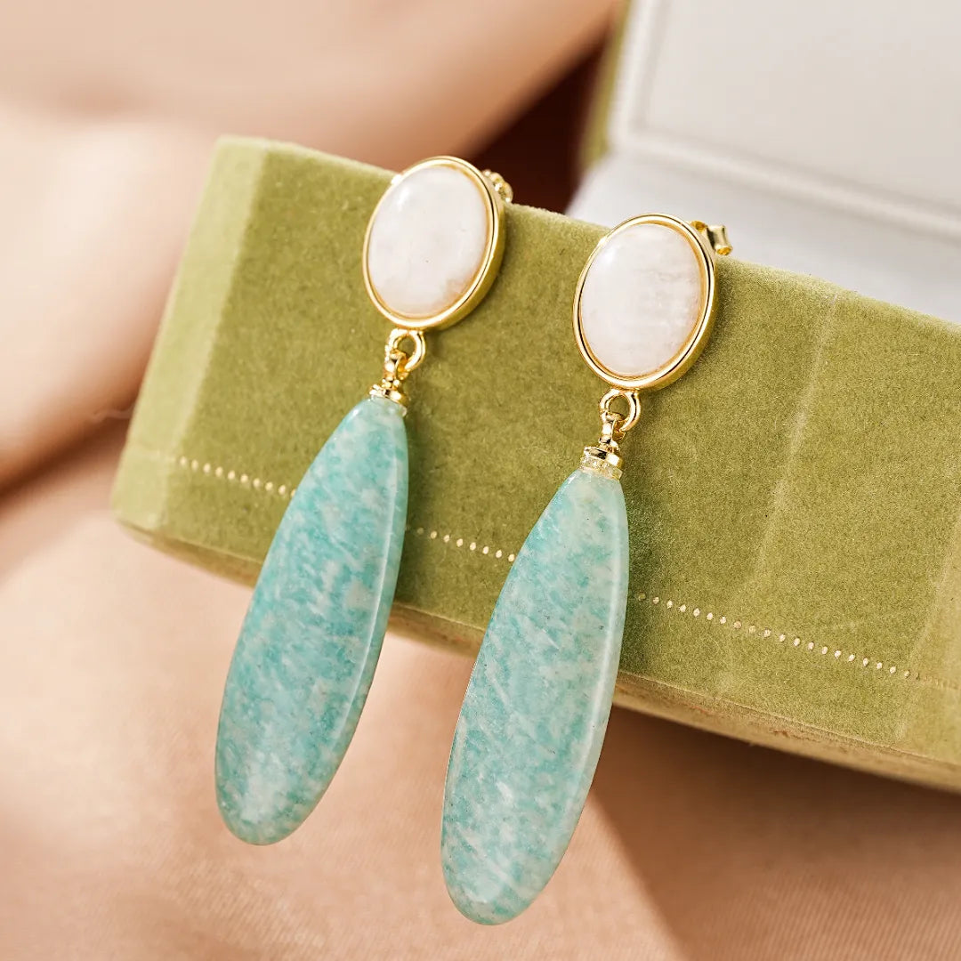 Boucles d'Oreilles Amazonite et Pierre de Lune "Élégance Lunaire"