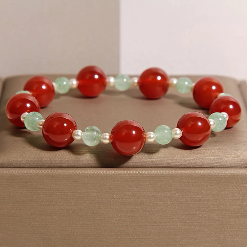 Bracelet "Fraîcheur Colorée" en agate rouge, quartz fraise vert et perles blanches