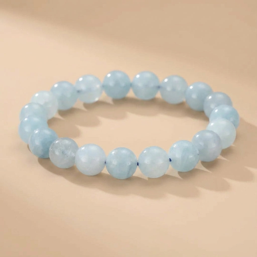 Bracelet en perles d'aigue-marine bleues claires, nom "Brise Marine"