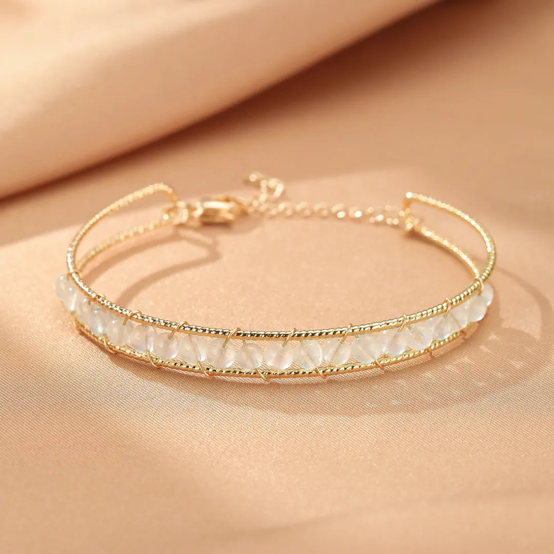 Bracelet jonc doré avec pierres blanches facettées en Aigue Marine, Quartz rose ou Améthyste, collection "Énergie Douce"