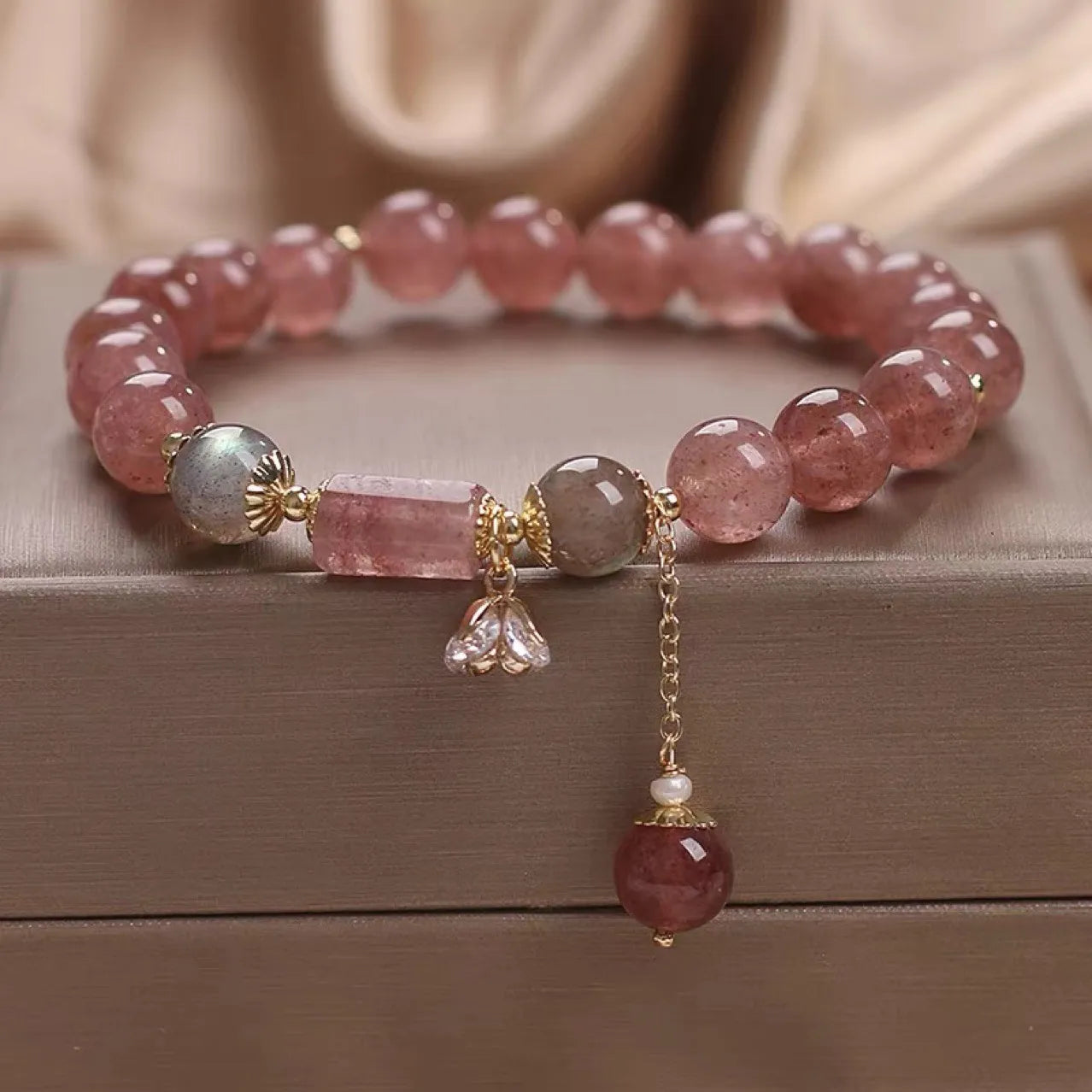 Bracelet Quartz Fraise "Fleur Douce"