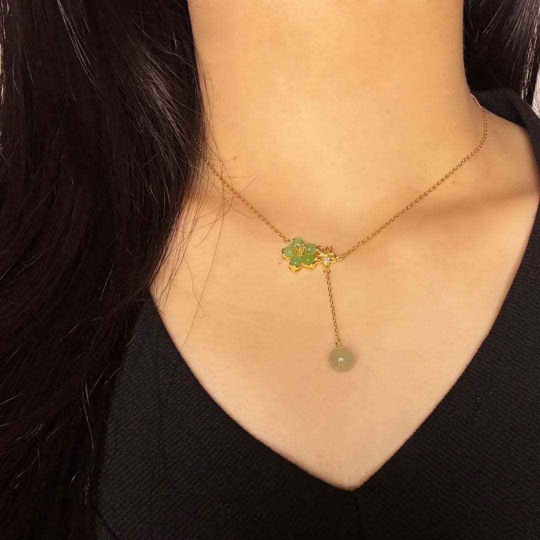 Jade Necklace "Elegant Bloom" Gold-Plated Silver