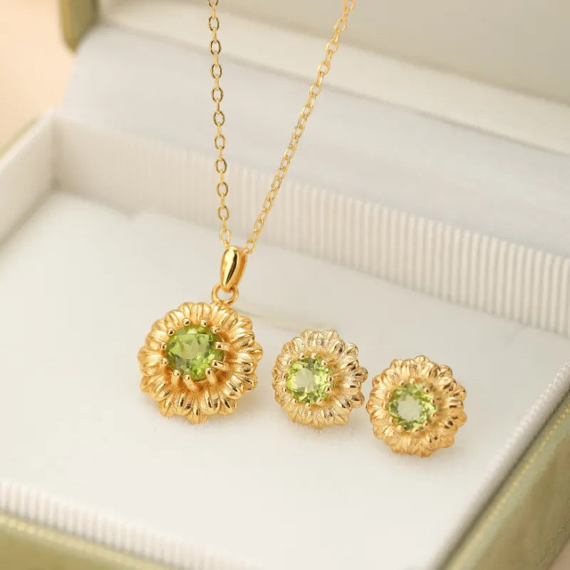 Peridot Necklace "Radiant Flower" Gold-Plated Silver