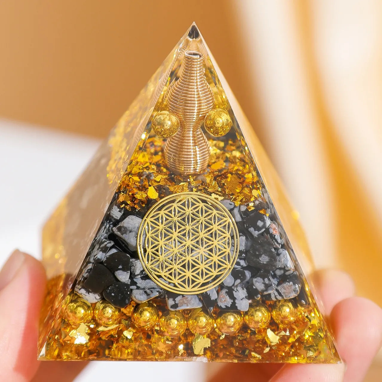Force d'Or - Pyramide Orgonite en Obsidienne
