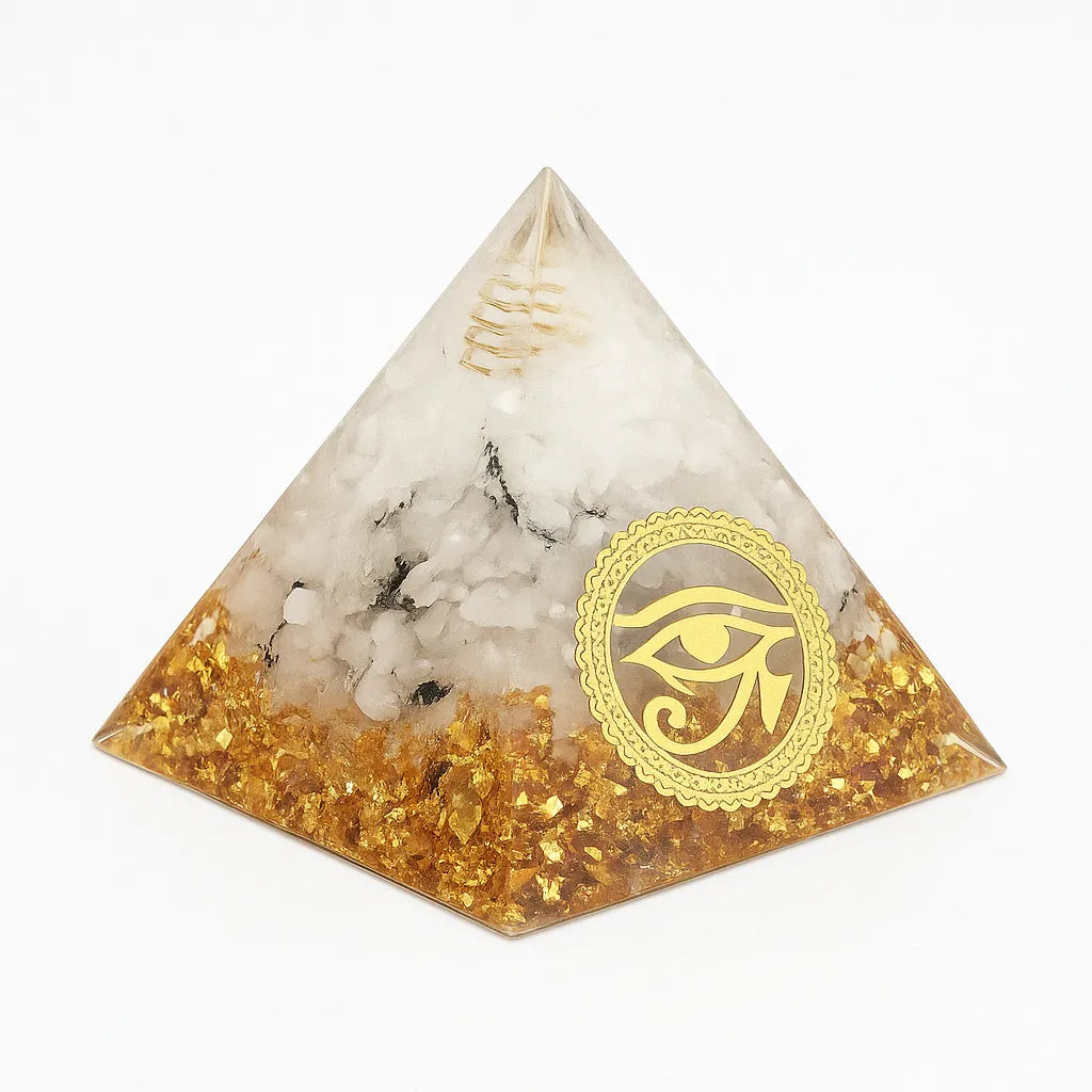 Puissance Protectrice - Pyramide Orgonite Œil Oudjat en Quartz Clair
