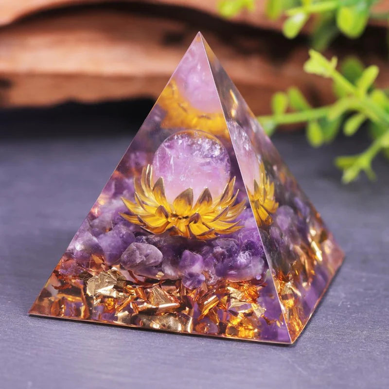 Renaissance - Pyramide Orgonite Lotus en Améthyste