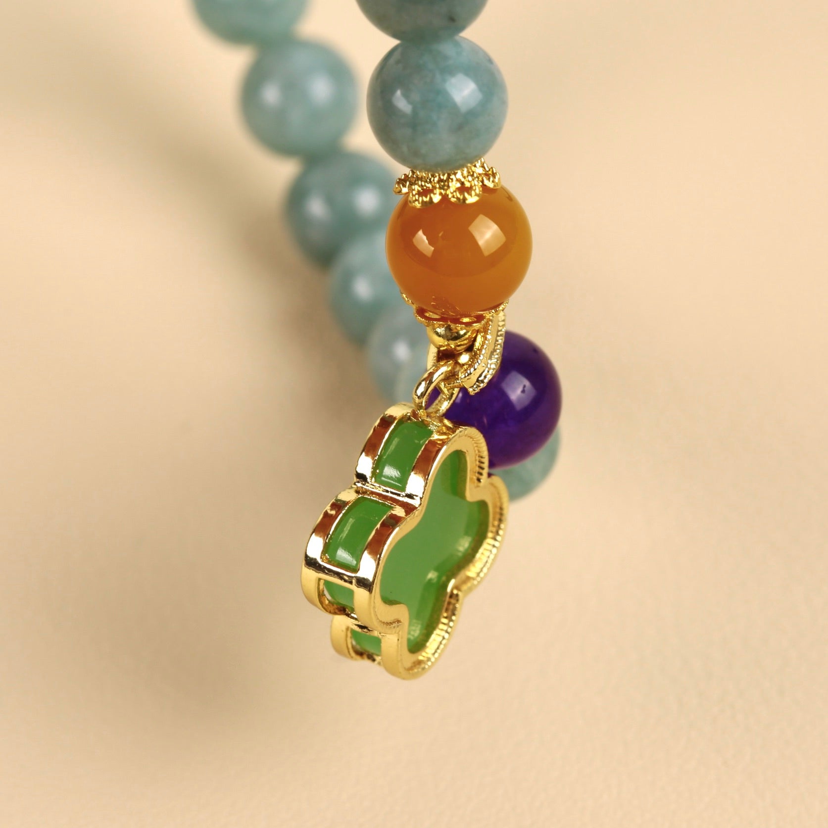 Jade Four-Leaf Clover Bracelet – Symbol of Luck and Happiness