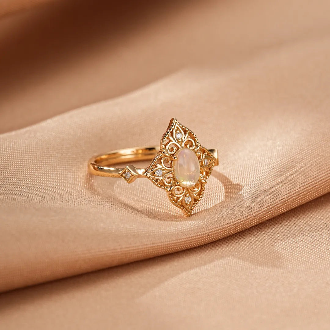 Opalring "Lumière Antique" Vergoldetes Silber 10K Gold