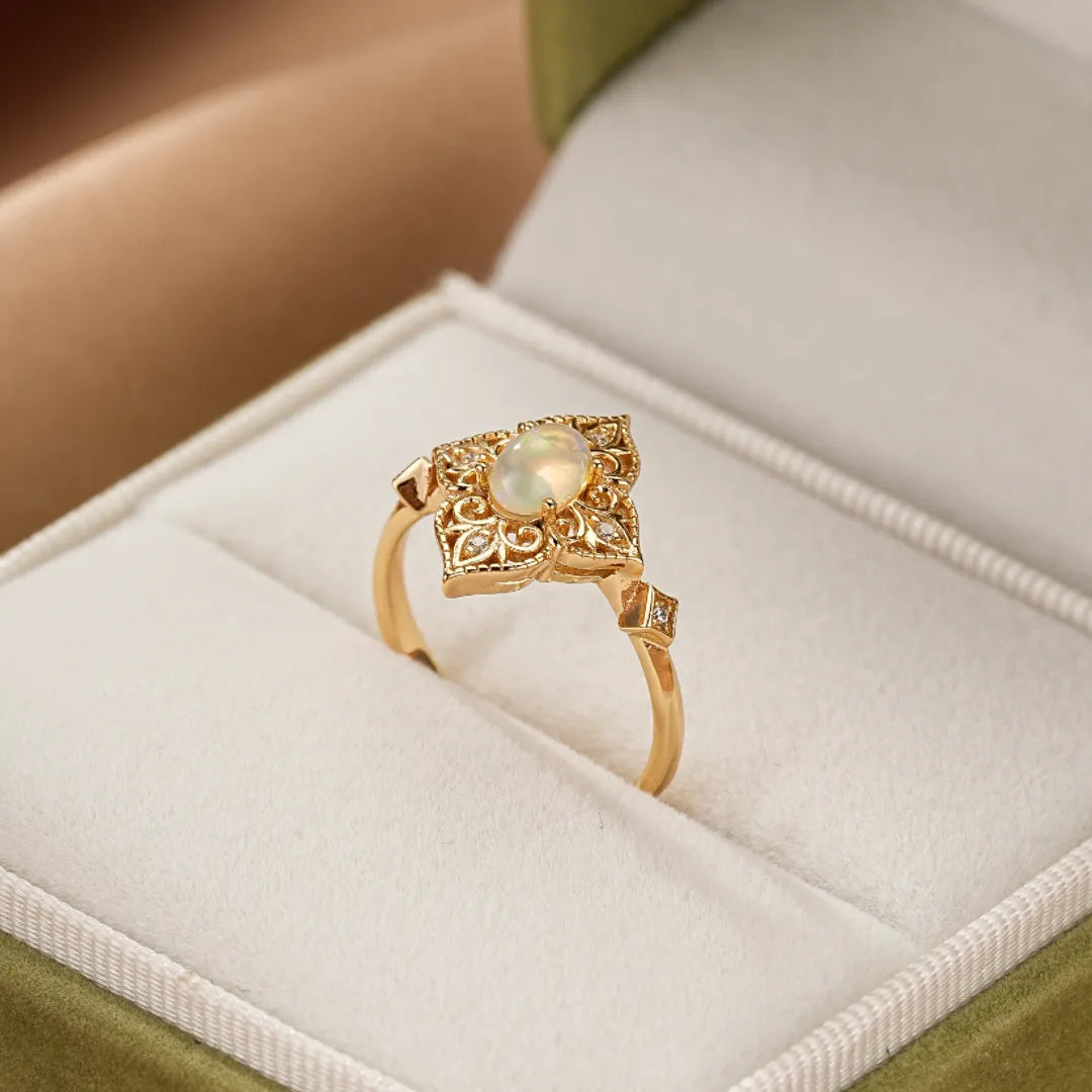 Opalring "Lumière Antique" Vergoldetes Silber 10K Gold