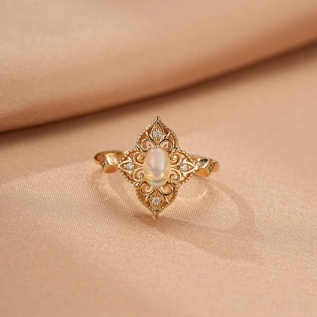 Opalring "Lumière Antique" Vergoldetes Silber 10K Gold