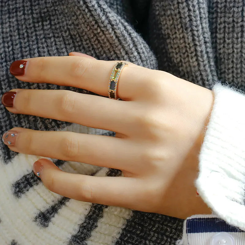 Peridot Ring "Luminous Reflections" Gold-Plated Silver