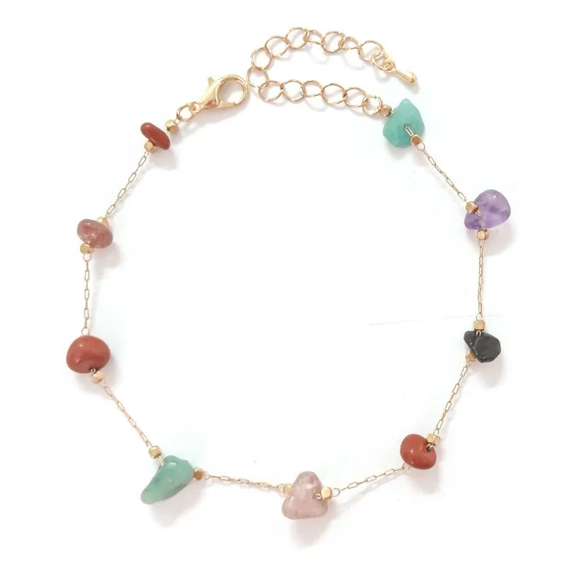 Bracelet de cheville "Essence Naturelle" en or, orné de pierres d'agate multicolores naturelles telles que l'améthyste, l'amazonite et la cornaline.
