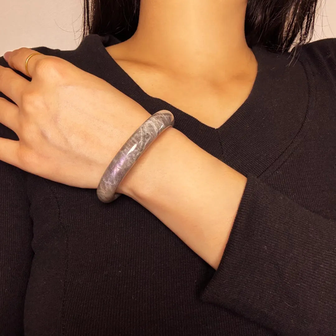 Labradorite Bangle "Fascinating Reflections"