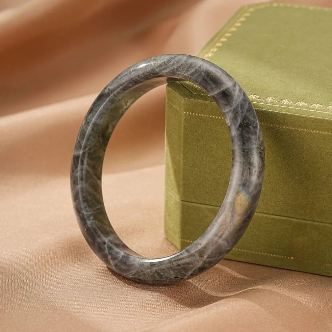 Labradorite Bangle "Fascinating Reflections"