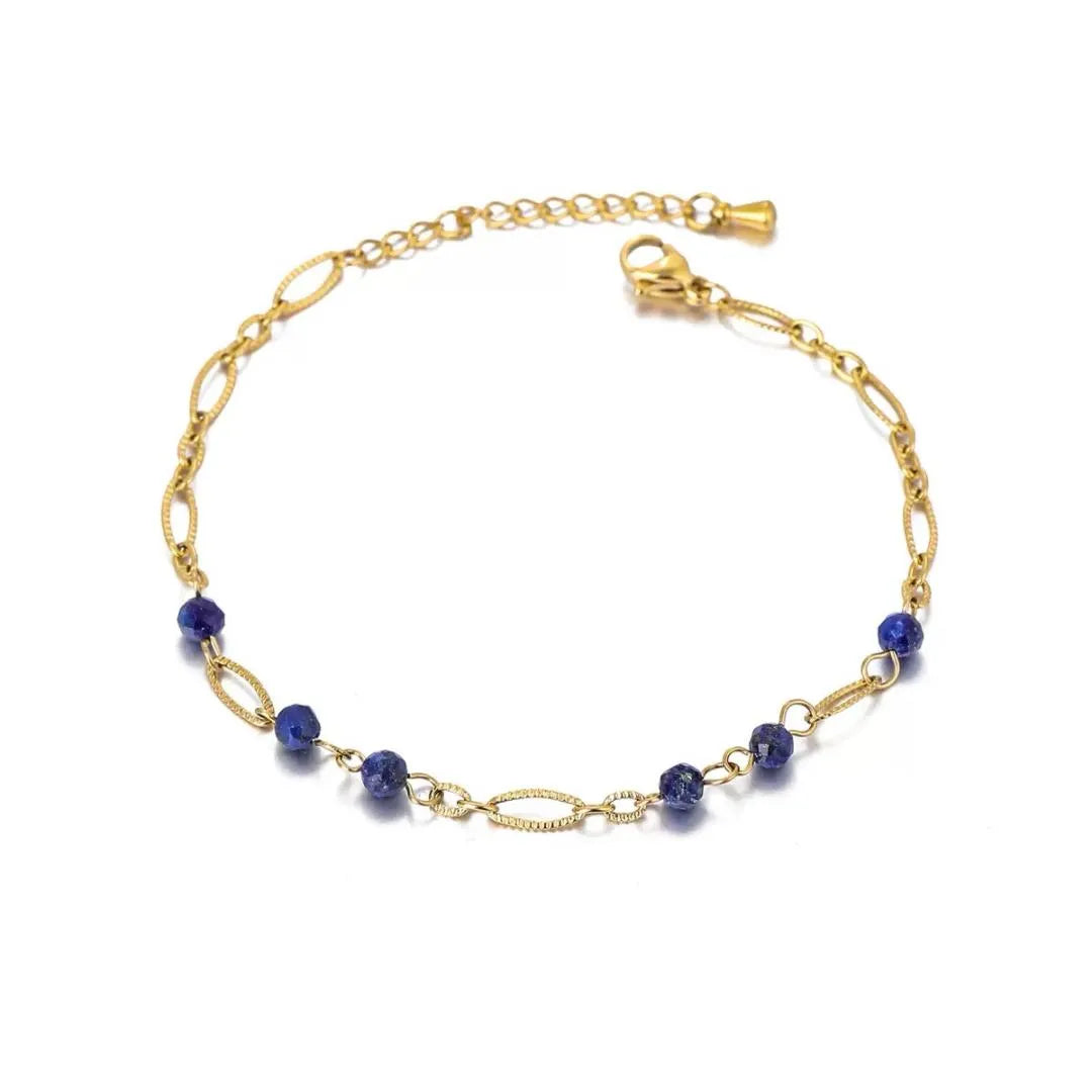 Bracelet en lapis lazuli avec chaînette dorée et fermoir mousqueton