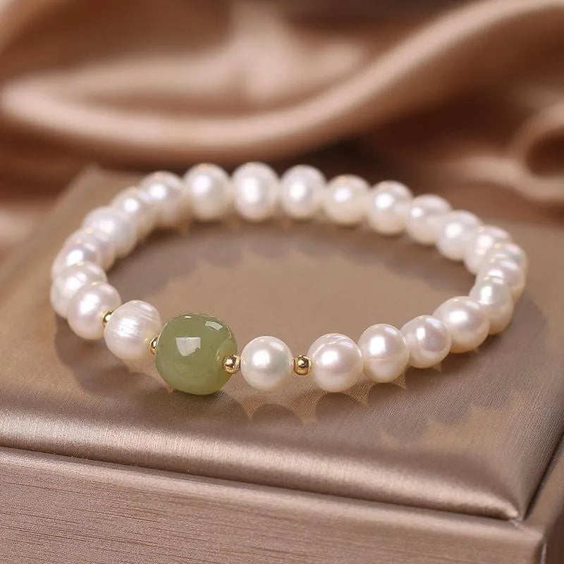 Pearl and Jade Bracelet "Natural Serenity"