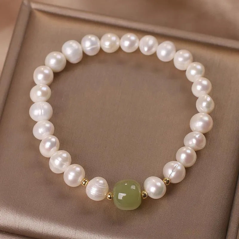 Pearl and Jade Bracelet "Natural Serenity"