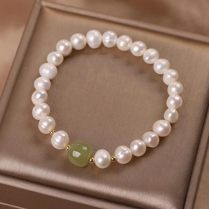 Pearl and Jade Bracelet "Natural Serenity"