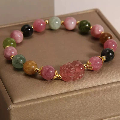 Bracelet Pi Xiu en tourmaline et quartz fraise, perles multicolores et breloque dorée, style "Richesse Spirituelle"