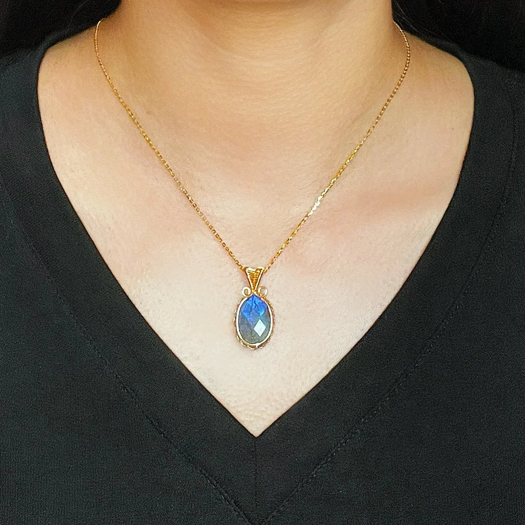 Collier Labradorite "Bouclier Lumineux"