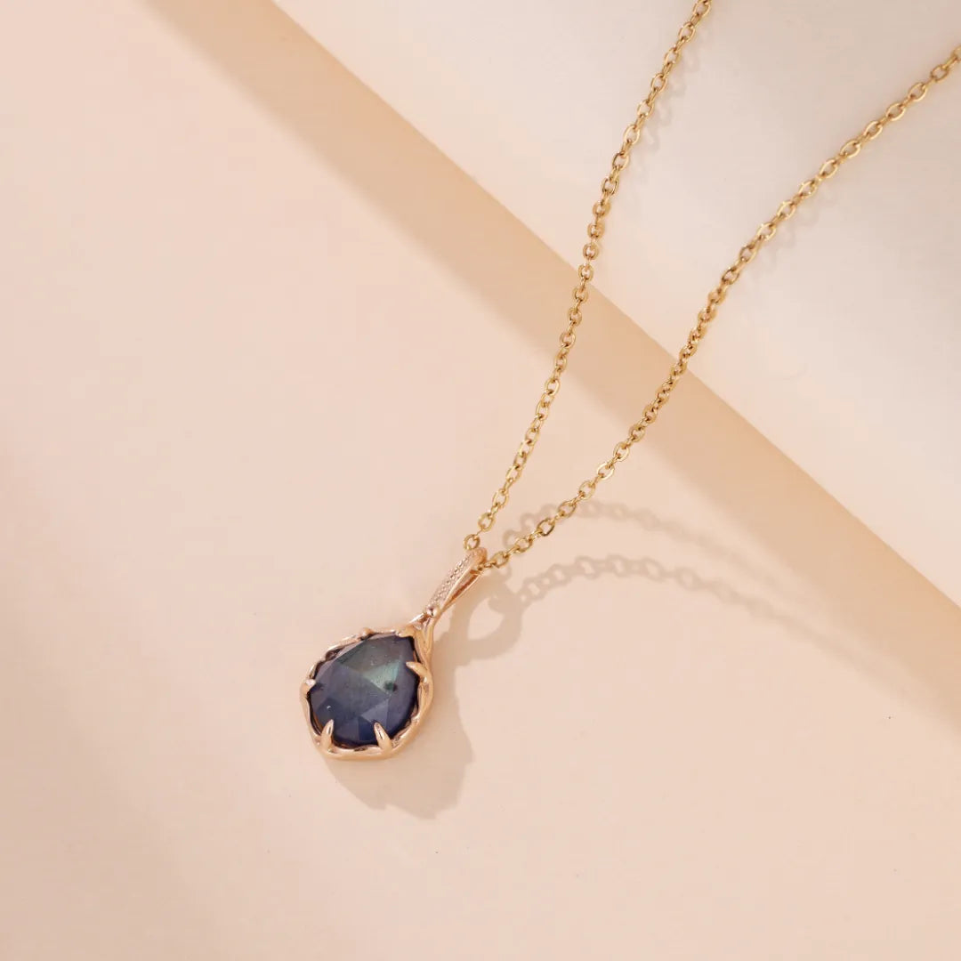 Lapis Lazuli and Labradorite Necklace "Dark Lotus" Gold-Plated Silver