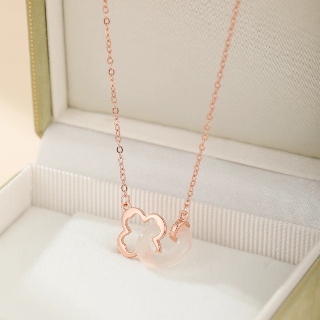 Jade Clover Necklace "Golden Caress" Silver