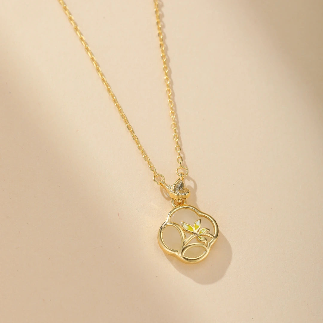 Jade Clover Necklace "Hope's Glow" Silver
